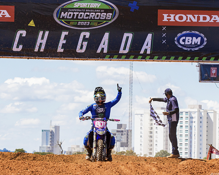 Jetro Salazar vence corrida classificatória da MX1 na 3ª etapa do  Brasileiro de Motocross